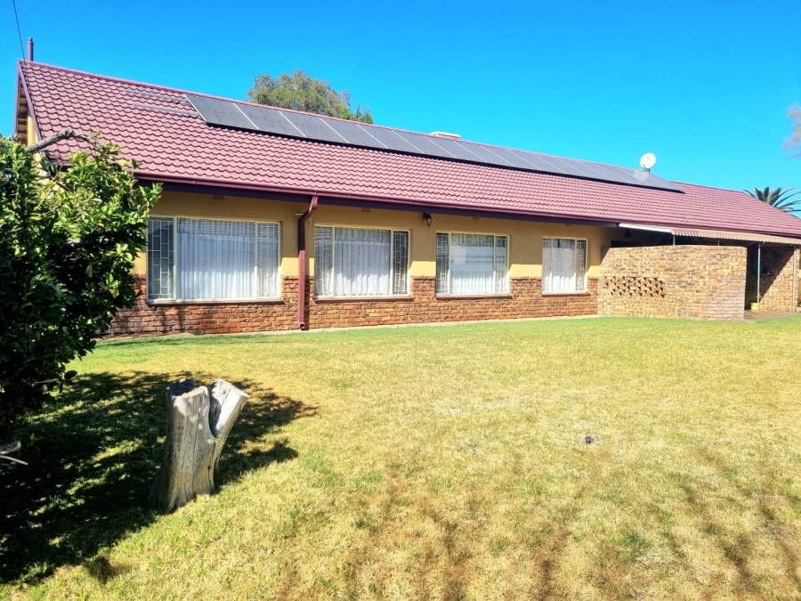 4 Bedroom Property for Sale in Lindene Northern Cape